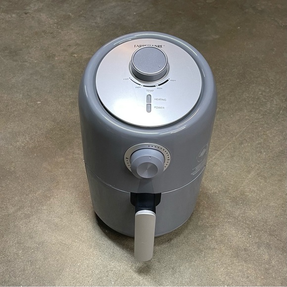 Farberware Other - Farberware Gray 1.9 qt. Compact Oil-Less Air Fryer